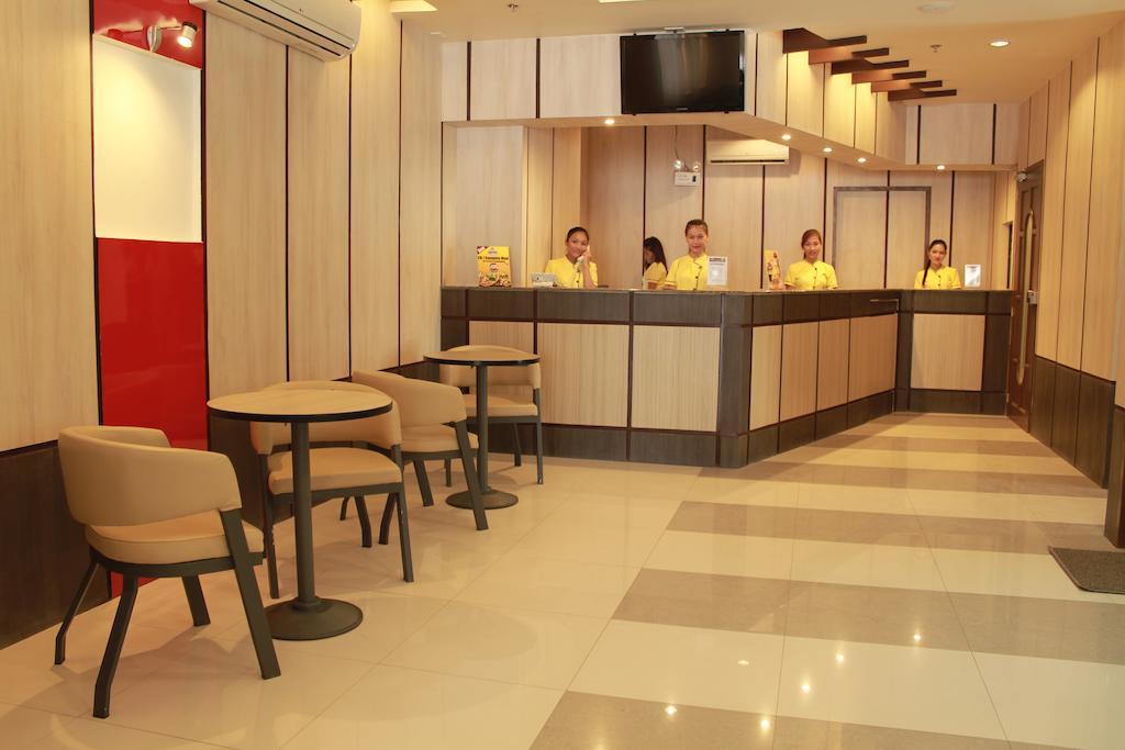 Hotel 99 Cubao Кесон-Сити Экстерьер фото