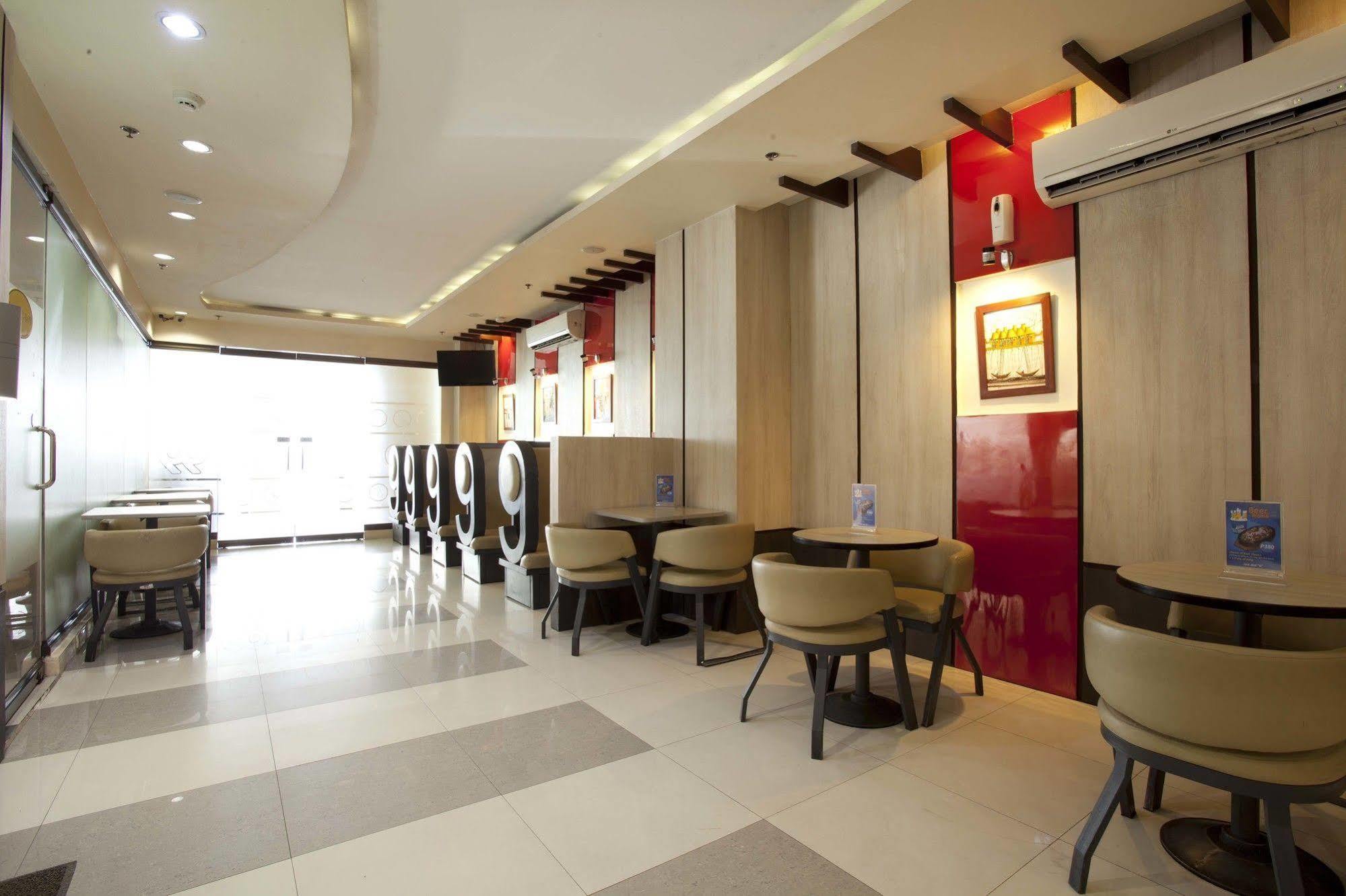 Hotel 99 Cubao Кесон-Сити Экстерьер фото