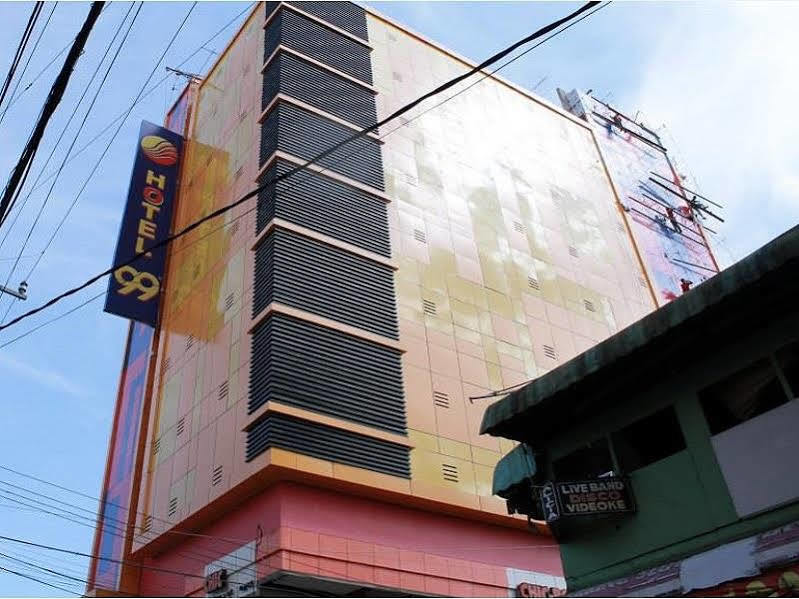 Hotel 99 Cubao Кесон-Сити Экстерьер фото